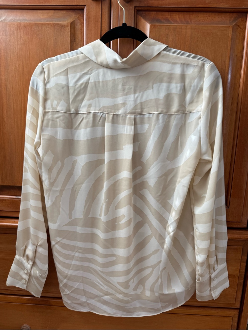 NWOT H&M Cream and Beige Zebra-Pattern Blouse - Picture 3 of 3